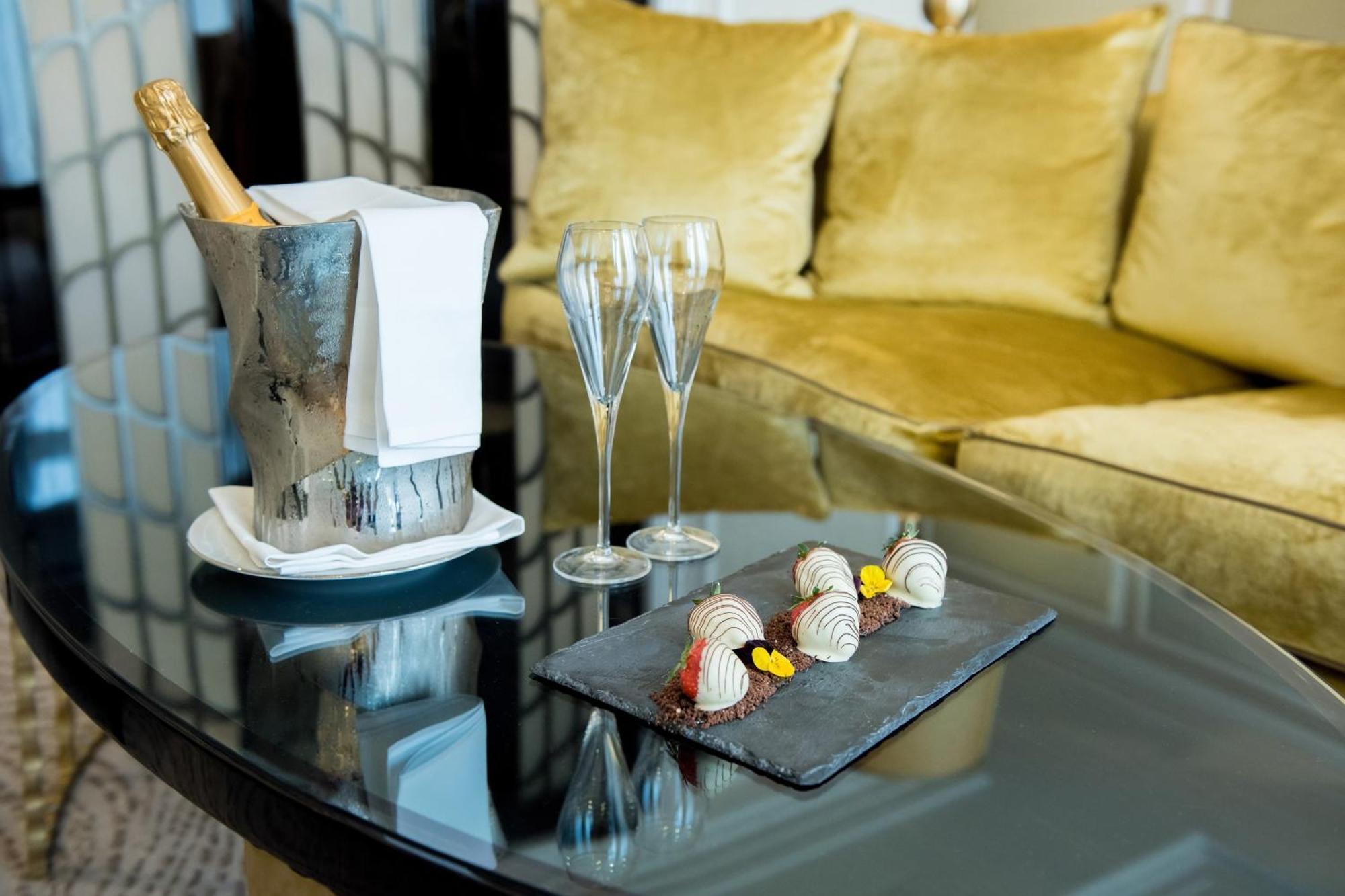The Wellesley, A Luxury Collection Hotel, Knightsbridge, Лондон Экстерьер фото